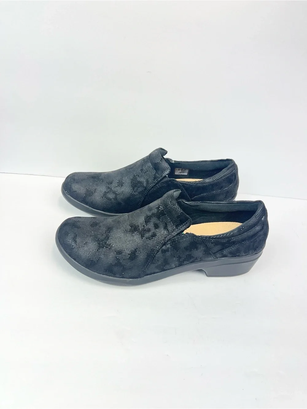 Clarks  Black Suede Slip Resistant Work Shoes Loafers  Size 11M Driving Shoes